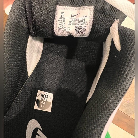 New Nike Full Force Low Men’s Size 11 Sneakers Black And White - Picture 7 of 8